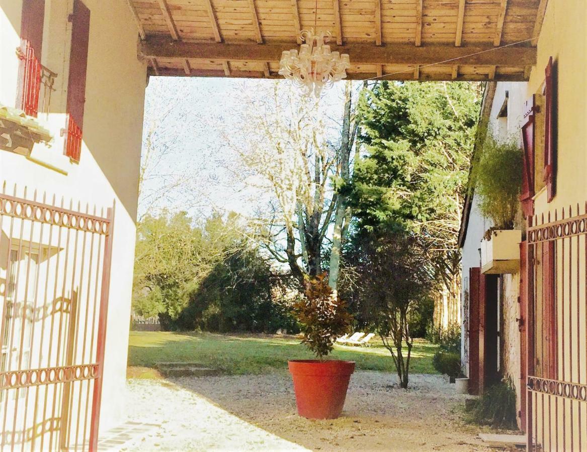 La Carreterie - Maison De Famille{S} Pineuilh Bagian luar foto